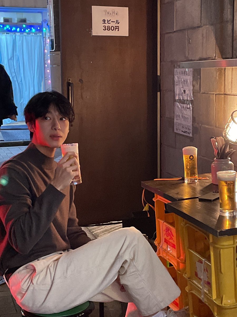 UGGRO_'s tweet photo. 회사에선 하저씨빡쌔끼어케조지지. 하지만, 퇴근만 하면 사르르 녹은 얼굴로 맥주 한 잔 하며 남자친구한테 오늘 하루 얼마나 개같았는지 토로할듯.

🐍내가이런말잘안하는데애가방사능을먹고자랐나봐.
🐶 ㅋㅋㅋㅋㅋㅋㅋㅋㅋㅋㅋㅋㅋㅋ뭐래는거야
🐍 진짜거짓말안치고피폭당한것같애. https://t.co/3fmHn9iPma