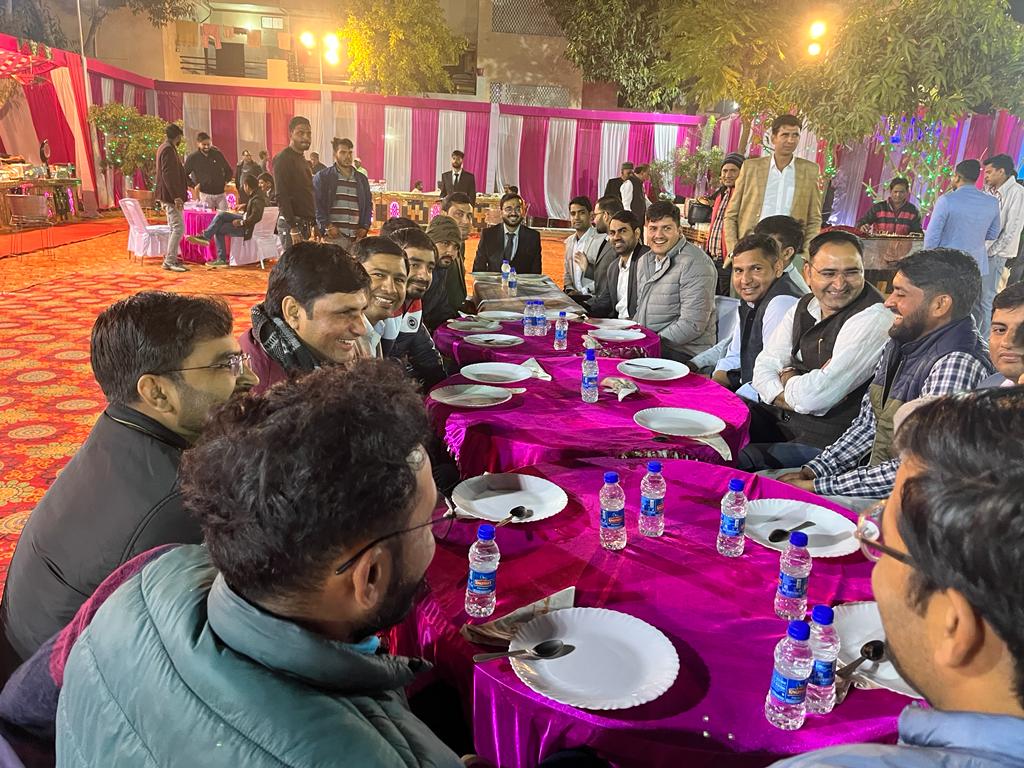 DrAshokJat's tweet photo. कल रात भाई निखिल पोद्दार (SDM चुरू) के वैवाहिक समारोह में गुढ़ागौड़जी, उदयपुरवाटी पहुंचकर शुभकामनाएं प्रेषित की। विश्वविद्यालय के अज़ीज़ साथियों के साथ एक शानदार स्नेहिल शाम व प्रीतिभोज का आनंद। https://t.co/TFxNSWD9Hy
