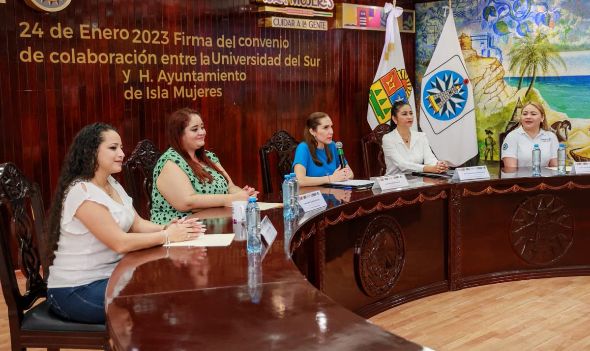 soyateneadeisla's tweet photo. Firme un convenio con la Universidad del Sur @PlantelCancunUS, para el otorgamiento de becas de educación superior, especialización y actualización de las y los trabajadores del Gob. Municipal, sus cónyuges e hijos. https://t.co/fJgXnTUklM