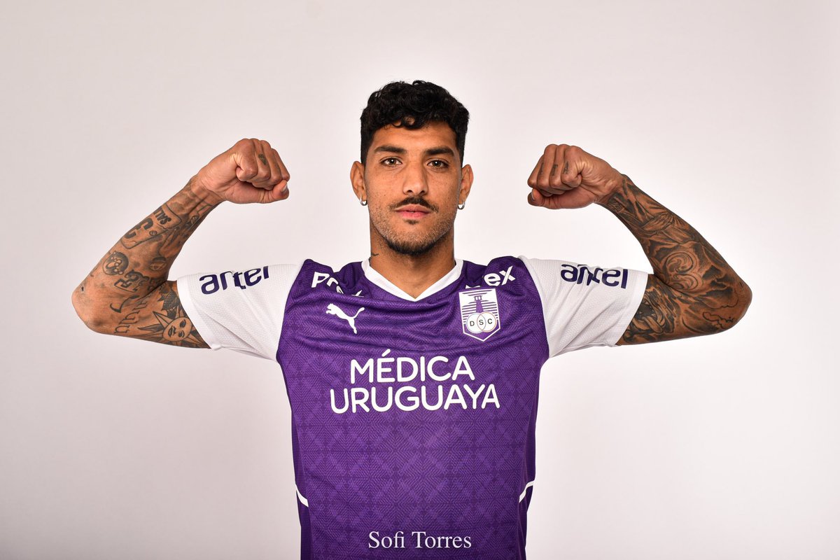 nicomusetti's tweet photo. 𝗩𝗨𝗘𝗟𝗩𝗘 🥊. Adrián Balboa arregló su llegada a Defensor Sporting. Mañana firmará su contrato por el próximo año. 

Se convirtió en un símbolo para la hinchada tras ser goleador y campeón.
Rindió como pocos de afuera, aunque ya es uno más. El tiempo es oro 😉🟣 https://t.co/pdiLDcQhiN