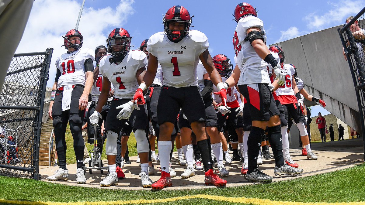 CariusEMcclain's tweet photo. After a great conversation earlier today with @DavFB_CoJack . I am Beyond Blessed to receive my first Division 1 offer from Davidson College! AGTG! @aacsathletics @FTRreport @DavidsonFB https://t.co/YBLmSn6QYj