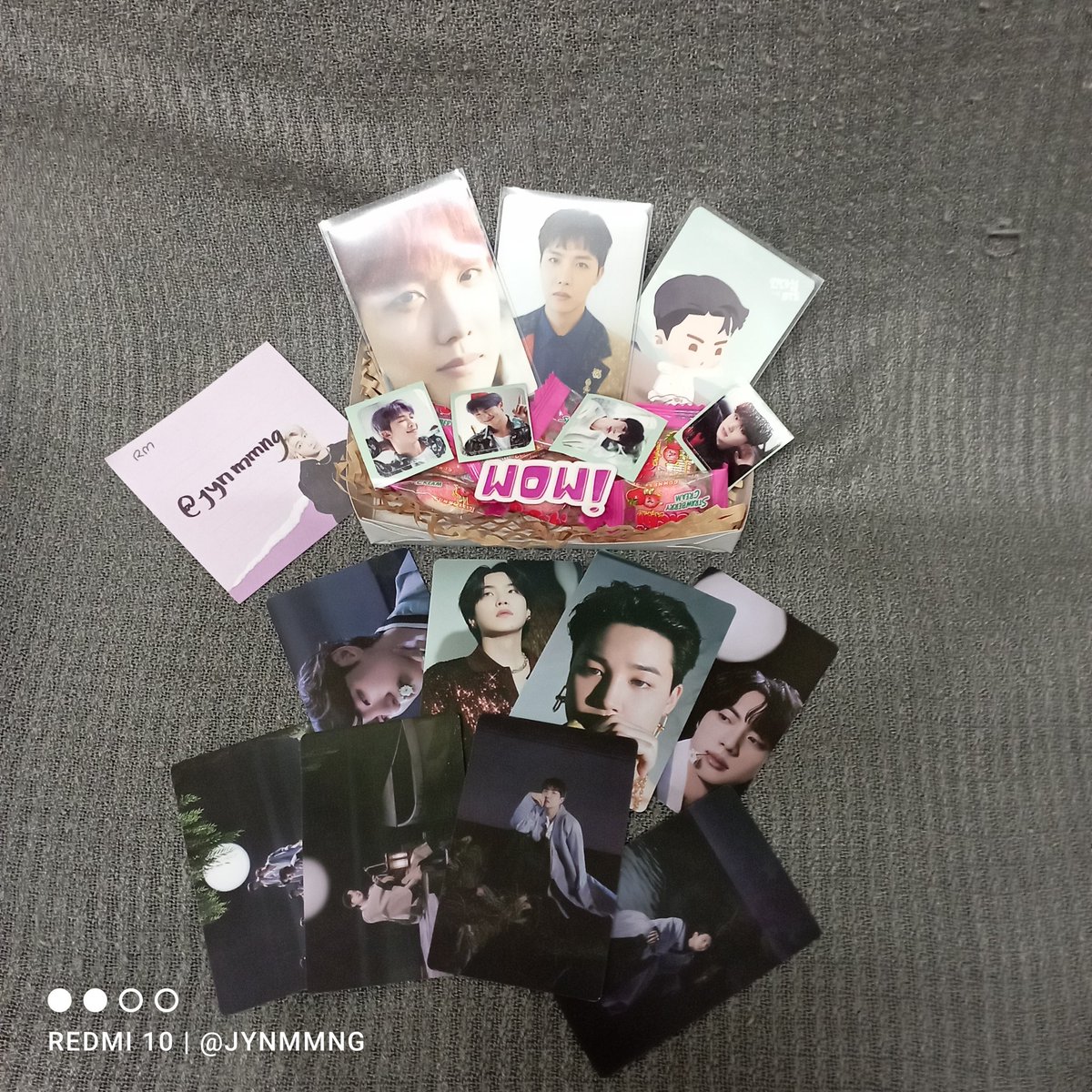 jynmmng's tweet photo. BTS J-Hope Small Package Giveaway! 💣
- J-Hope ofc PC
- Lomo Cards
- Candies &amp; Stickers

💣1 WINNER of Small Package
💣2 WINNERS of ₱20 GCash

#jynmmngpamiGAys

•follow, like &amp; rt
•rt my Flash Sale twts from #jynmmngpaampons

draw via twt picker when 50% of bentables are sold https://t.co/Oojw9mFf1V