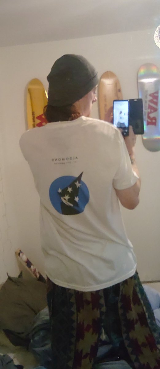Big shout to <a href="/algomond/">Algomond NFT Project</a> for hooking me up with this awesome magician shirt 🎉🔥🔥 Don't sleep on those monds 👀