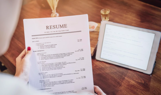 Looking to make your resume shine? To help you prepare for #ONACareerDay, we're hosting a webinar with best practices for telling your professional story through your resume. Join us on Feb. 7 at 12 p.m. EST. journalists.org/event/make-you…