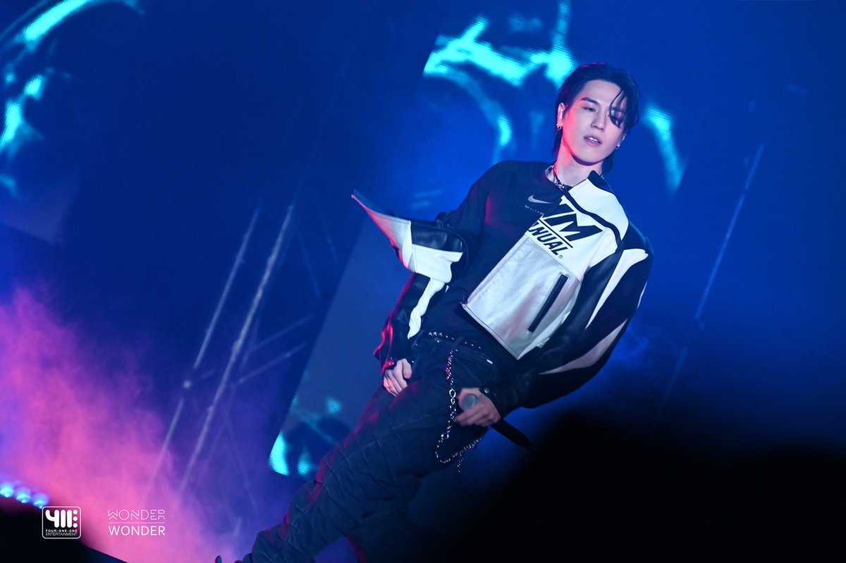 WEED_ENT's tweet image. "เอโอเอ็มจี เวิลด์ ทัวร์ 2023" แบงคอกสนุกยาวไม่แคร์ข้อเข่า!ชาวคณะ "ไซมอนดี-เกรย์-โลโค-อีไฮ-ยูคยอม-อูวอนแจ" โชว์ดุแร็ปเดือด 4 ชม.เต็ม!

Link 👉 m.facebook.com/story.php?stor… 🔥😎

#AOMGWORLDTOUR2023inBKK #AOMG #WOOWONJAE #LeeHi #LOCO #GRAY #YUGYEOM #SimonDominic