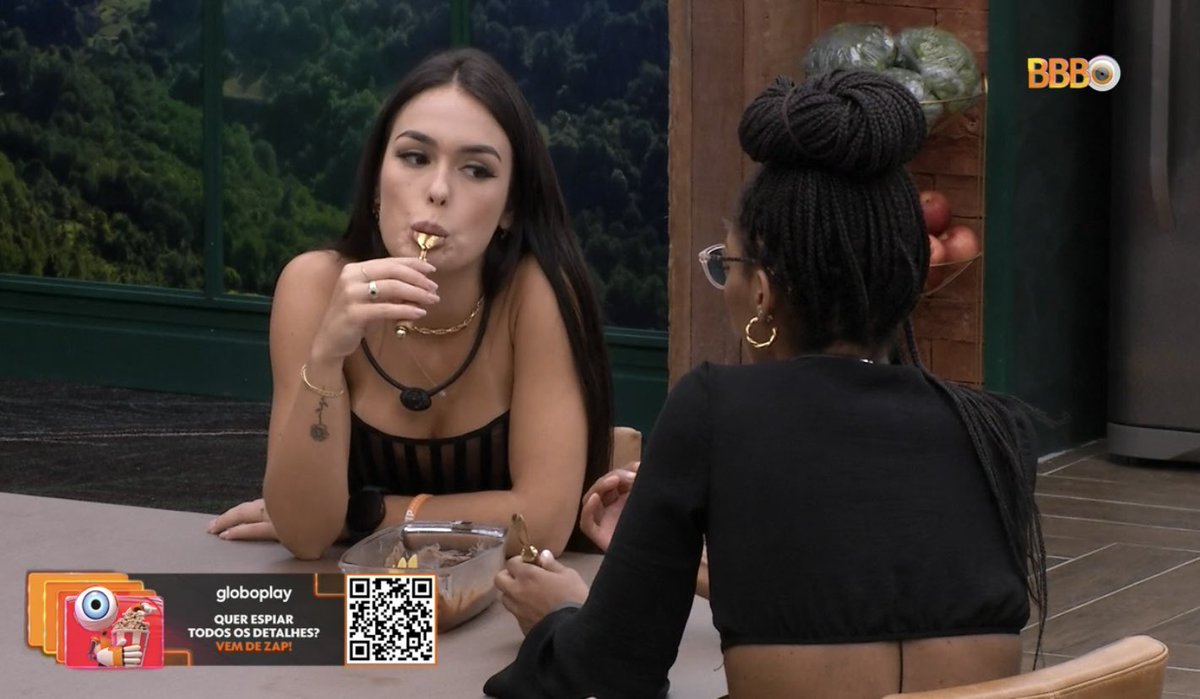 Ela comendo um docinho, depois de tanta tensão pós “eliminação“.
Ah e vocês sabiam que a lari prefere doce do que salgado?🧐
#teamlarisantos #bbb23 

Foto: Globoplay