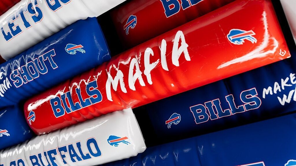 nyc4d's tweet photo. Tough loss for the Bills this week. With the help of fellow Bills Mafia member @eyedesyn cloth tut, here’s some renders of thunder sticks I made
#bills
#cinema 4d
#redshift
#sports https://t.co/DqPplI0XIM