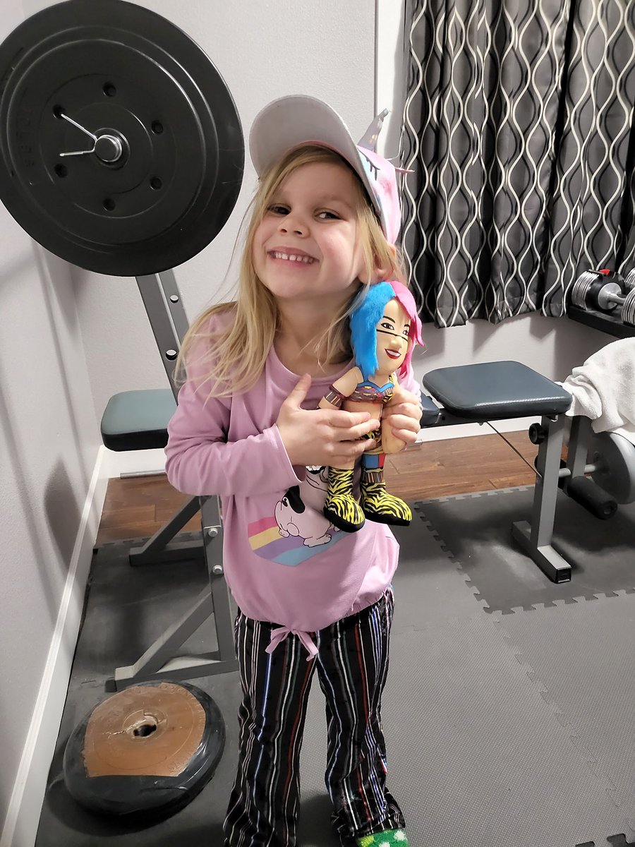 Ell_1985's tweet photo. Her favorite wrestler...happy kiddo
@WWEAsuka https://t.co/ICLX7OY8lf