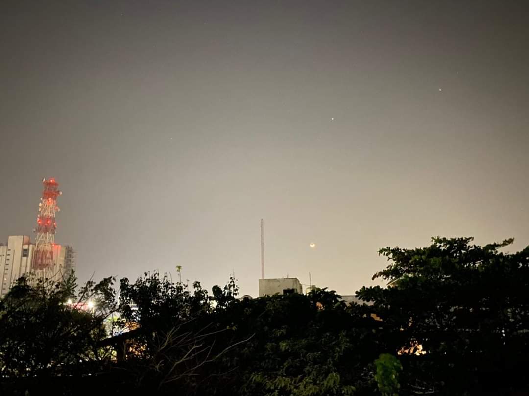 CoatzacoalcosV's tweet photo. ¿OVNIS EN COATZACOALCOS?

Foto tomada por la skywachers Katia Smith
Aquí en Coatzacoalcos Veracruz
A las 8:40 PM el día de hoy martes https://t.co/ACNulXztls