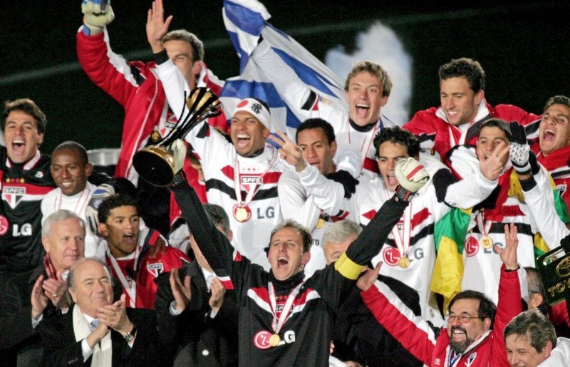 EspacoTricolor_'s tweet photo. Há 93 anos nascia aquele que somente conquistar a América, não lhe seria suficiente. Então, decidiu conquistar o Mundo 3 vezes: São Paulo Futebol Clube, O Maior do Brasil. https://t.co/yo9Z9H789H