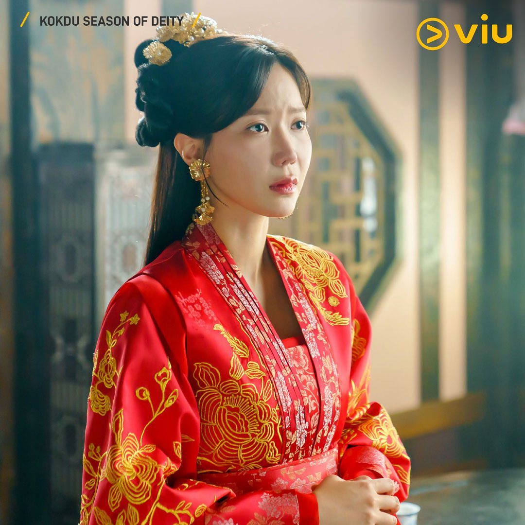 ViuMalaysia's tweet photo. Apa korang akan buat if boleh jumpa kembali seseorang masa lepas..

Gandingan #kimjunghyun dan #imsoohyang  dalam Kokdu Season of Deity. #Comingsoon #Viumalaysia #kokduseasonofdeity #kdrama #NewOnViu

💛https://t.co/Mj2UqHrtog https://t.co/CQa0zHgSEs