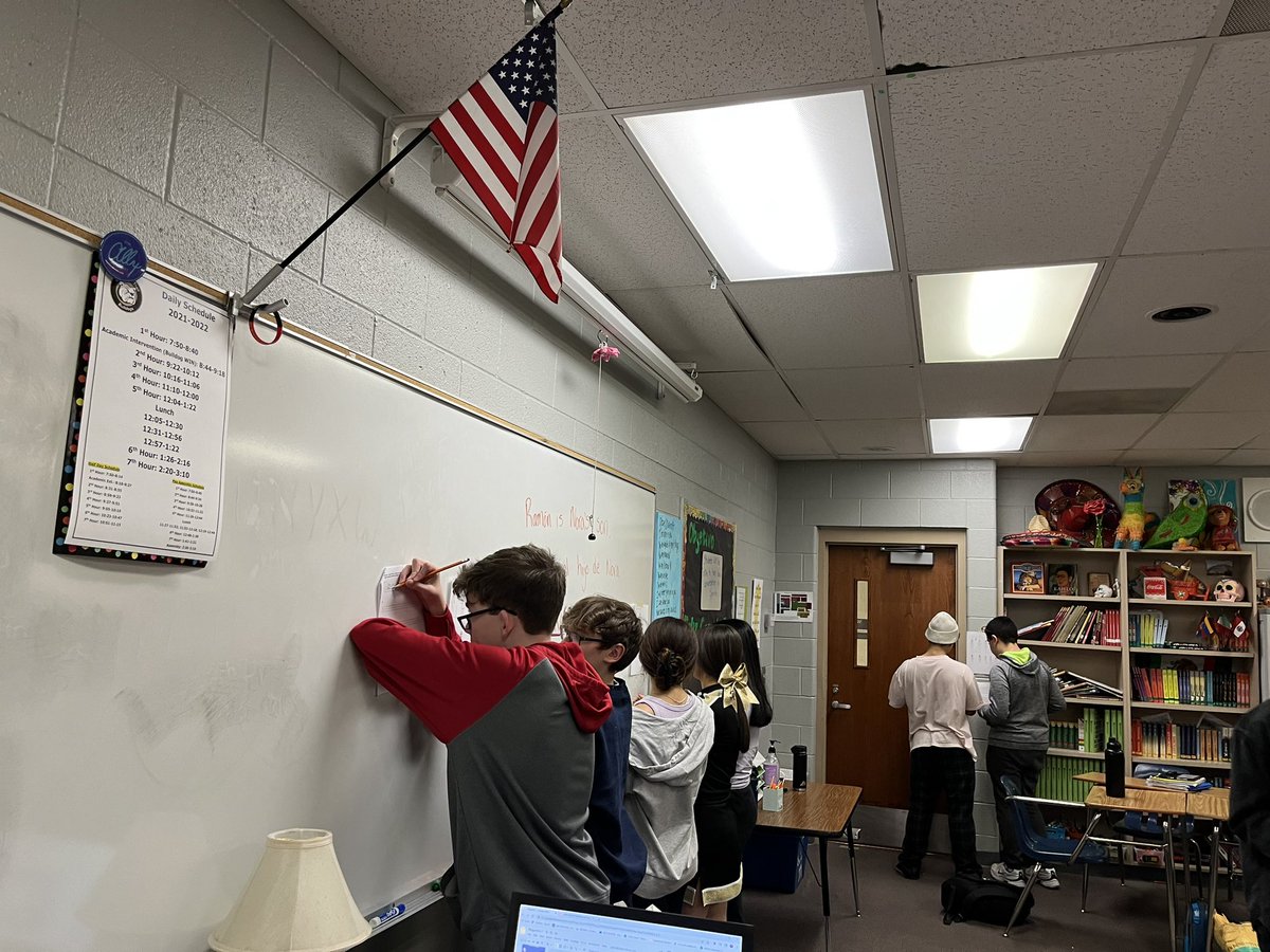 maestramanny's tweet photo. Spanish 1 students up &amp; moving today with a gallery walk to practice talking about families &amp; relationships. @CTMSBulldog @OlatheWl https://t.co/o1nmgo8EVg