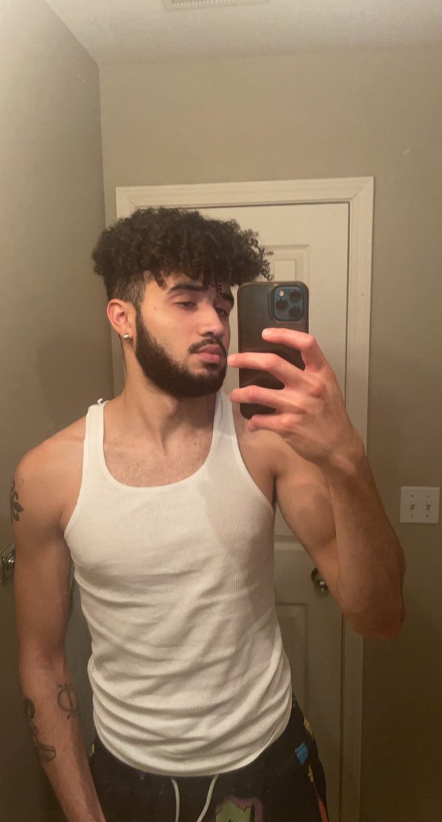 paperouteb's tweet photo. Military made me shave the beard 🤦🏽‍♂️ https://t.co/61GWIvo1bb