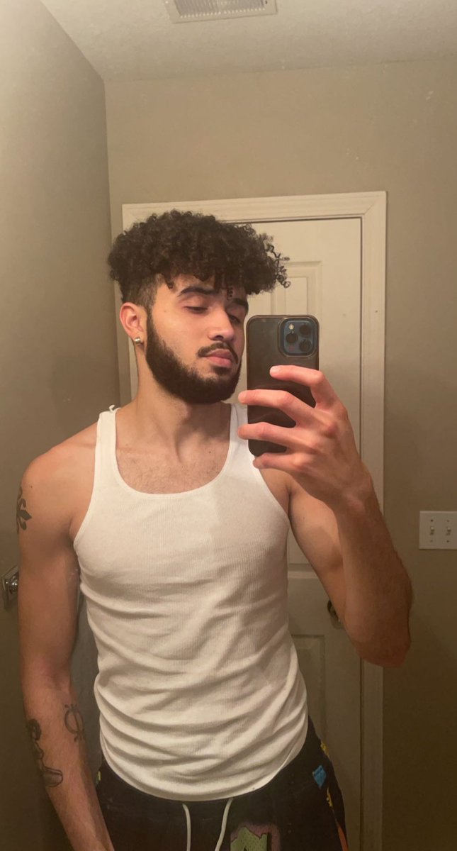 paperouteb's tweet photo. Military made me shave the beard 🤦🏽‍♂️ https://t.co/61GWIvo1bb