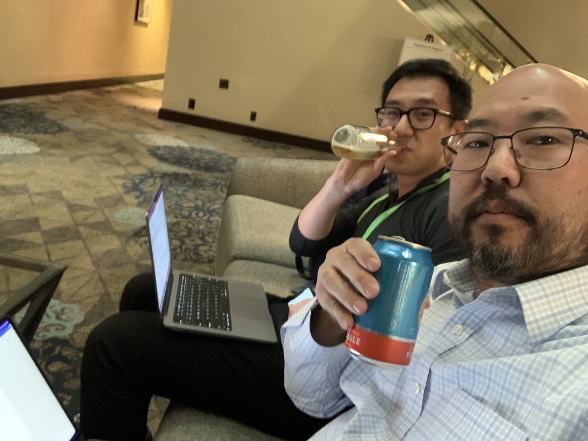 mpndoc's tweet photo. Working hard or hardly working? 😜 #mentoring #manuscriptedits #submitonFriday? @TimKong_ https://t.co/LGoNtCUAr1