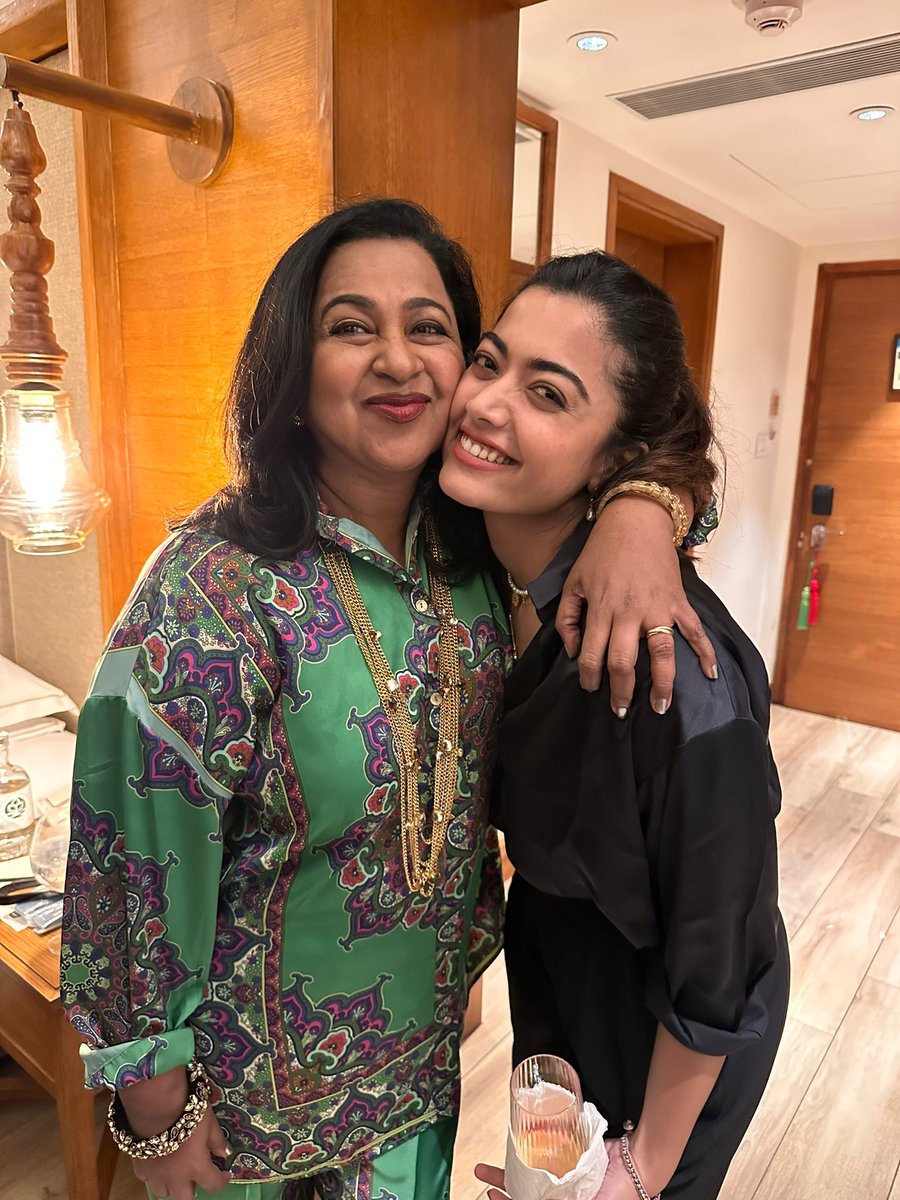 realradikaa tweet picture