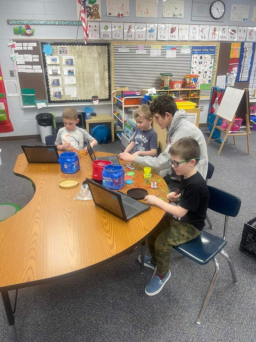 UptonHigh's tweet photo. Upton High School students teaching Kindergarten students how to use Makey Makeys! https://t.co/4vcO9a5u2S
