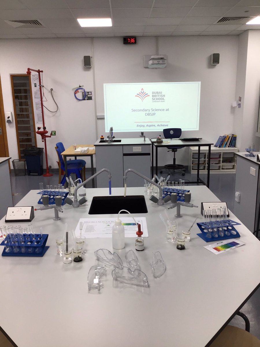 Very excited to meet parents <a href="/DubaiBritishJP/">DBS Jumeirah Park</a> this morning and talk Science with a little twist. #proudlytaaleem #beginsatDBSJP #Science #ScienceTwitter #edutwitter <a href="/Taaleem/">Taaleem</a>