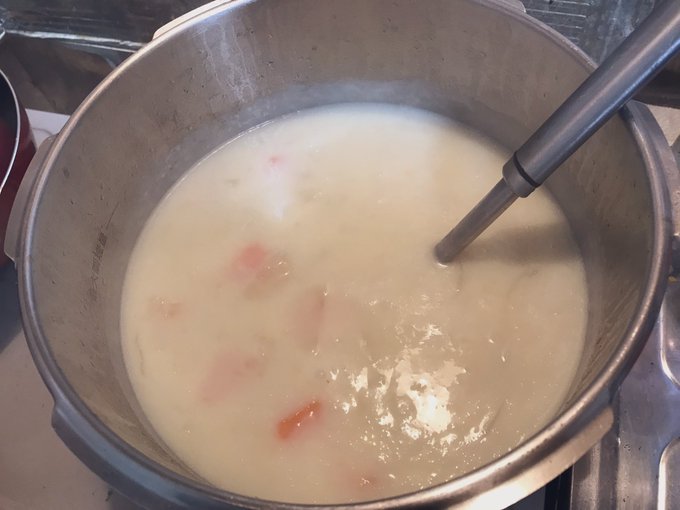 事故を共に乗り越えた食材をクリームシチューにしましたよん 