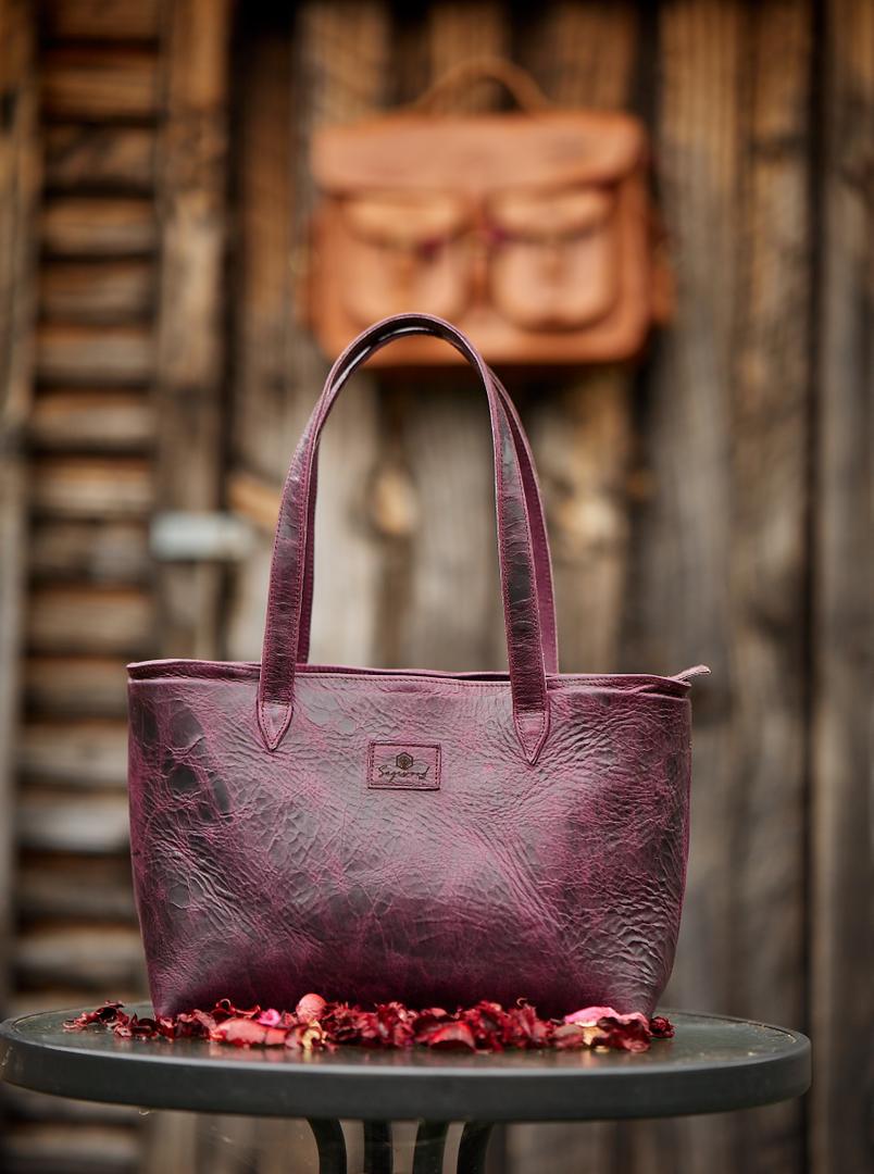 geryusuwaba's tweet photo. Some new additions to the Sagewood collection. Premium quality handmade leather from cattle bred with Love. @ndakaripa @babatafi @ChadMhako @cmashx @Brian_Makwara @PoteDior https://t.co/MlC1ym4j2R
