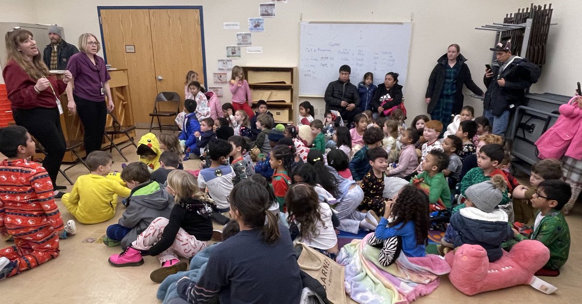 postroadschool's tweet photo. More highlights from Family Reading Night! We had the biggest turnout ever! Thank you @postroadpta for organizing the special annual event. #wpproud #postroadproid #parentsasreadingpartners @DrJosephRicca @RSpedafino #SupportYourPTA https://t.co/dPvCr7Uj27