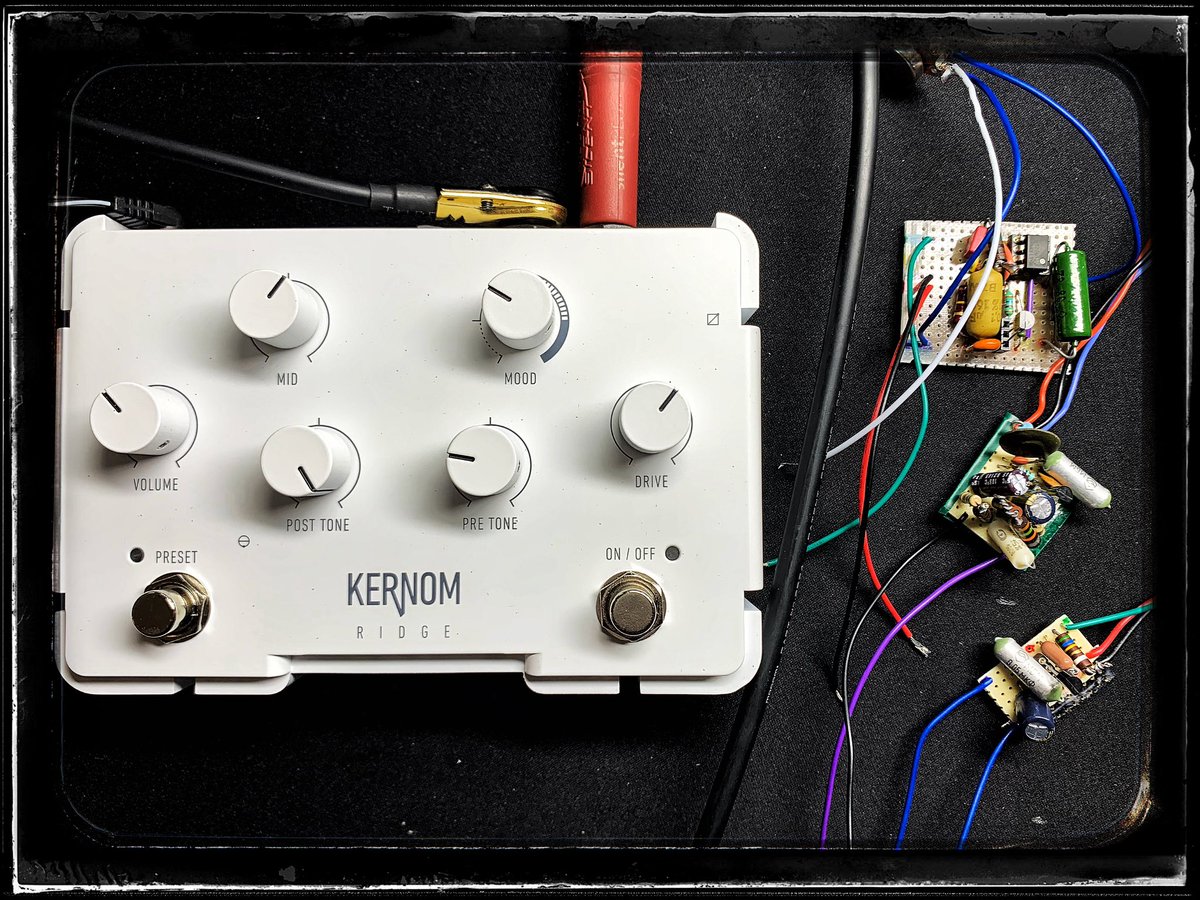 Day of extremes. Started w building treble boosters and FET preamps for fun; ended w Kernom Ridge. Former = first overdrive-type circuitry; latter = latest “augmented analog OD” tech. All have their place in the mix ⚡️🤙✨ #kernom #kernomridge #overdrive #overdrive #distortion
