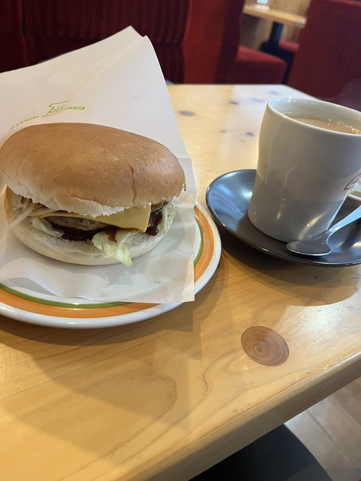 有給取得無敵マンなのでコメダ充してます。にしてもデケェな…! 