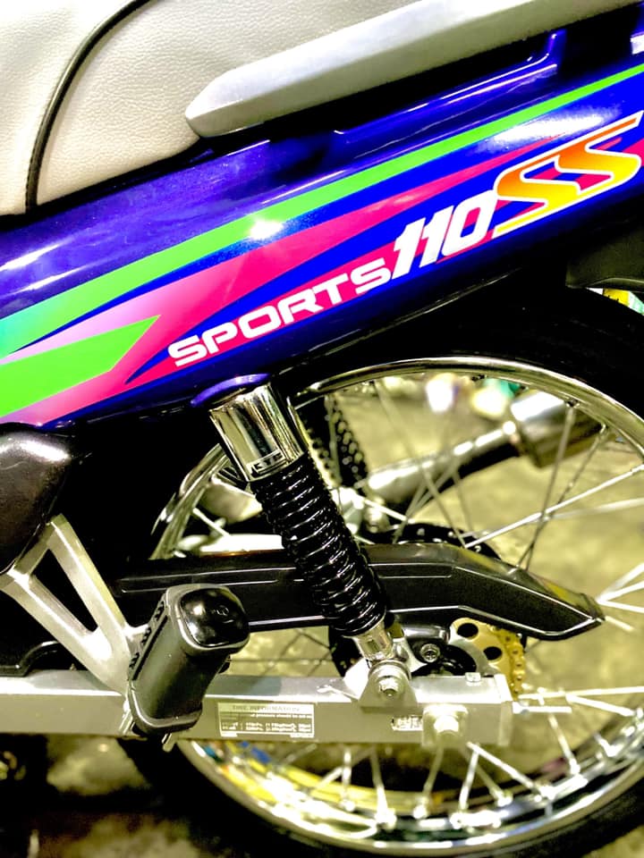 BikersRanger's tweet photo. Ada duit barang jadi ! Silap silap nak jadik sbk pun boleh 🔥‼️
credit Fyruz Machine Garage
#thebikersranger #bikersranger #TBRraretrok #SangapThrottle #yamaha #y110ss #ss110 #f1zr https://t.co/dGVeklRrLD