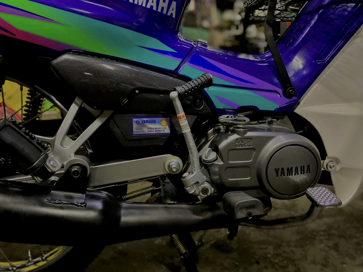 BikersRanger's tweet photo. Ada duit barang jadi ! Silap silap nak jadik sbk pun boleh 🔥‼️
credit Fyruz Machine Garage
#thebikersranger #bikersranger #TBRraretrok #SangapThrottle #yamaha #y110ss #ss110 #f1zr https://t.co/dGVeklRrLD