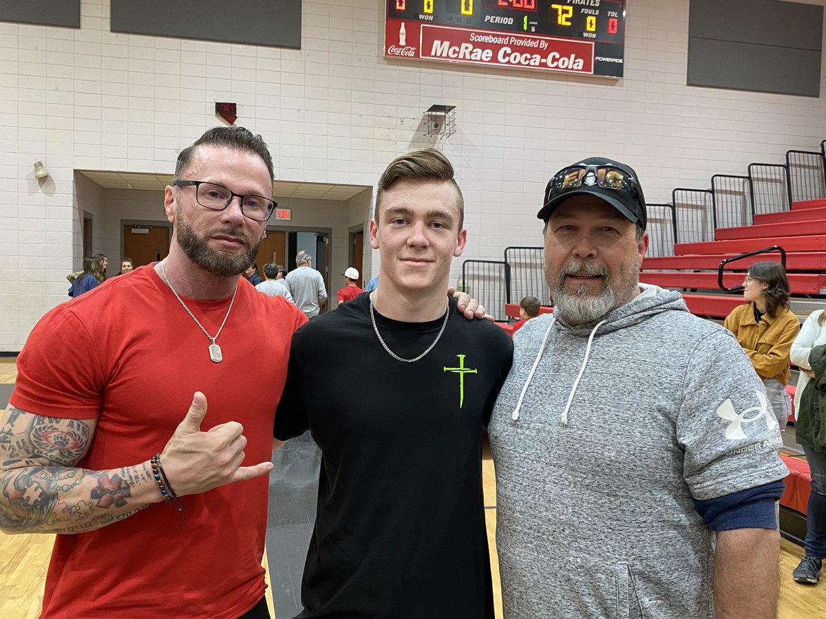 TateMorris13's tweet photo. Senior Night✅ Can’t ask for better support. Love to all my family,friends and coaches. I’m thankful for everything and everyone God has put in my life! https://t.co/wDQs50UiuE