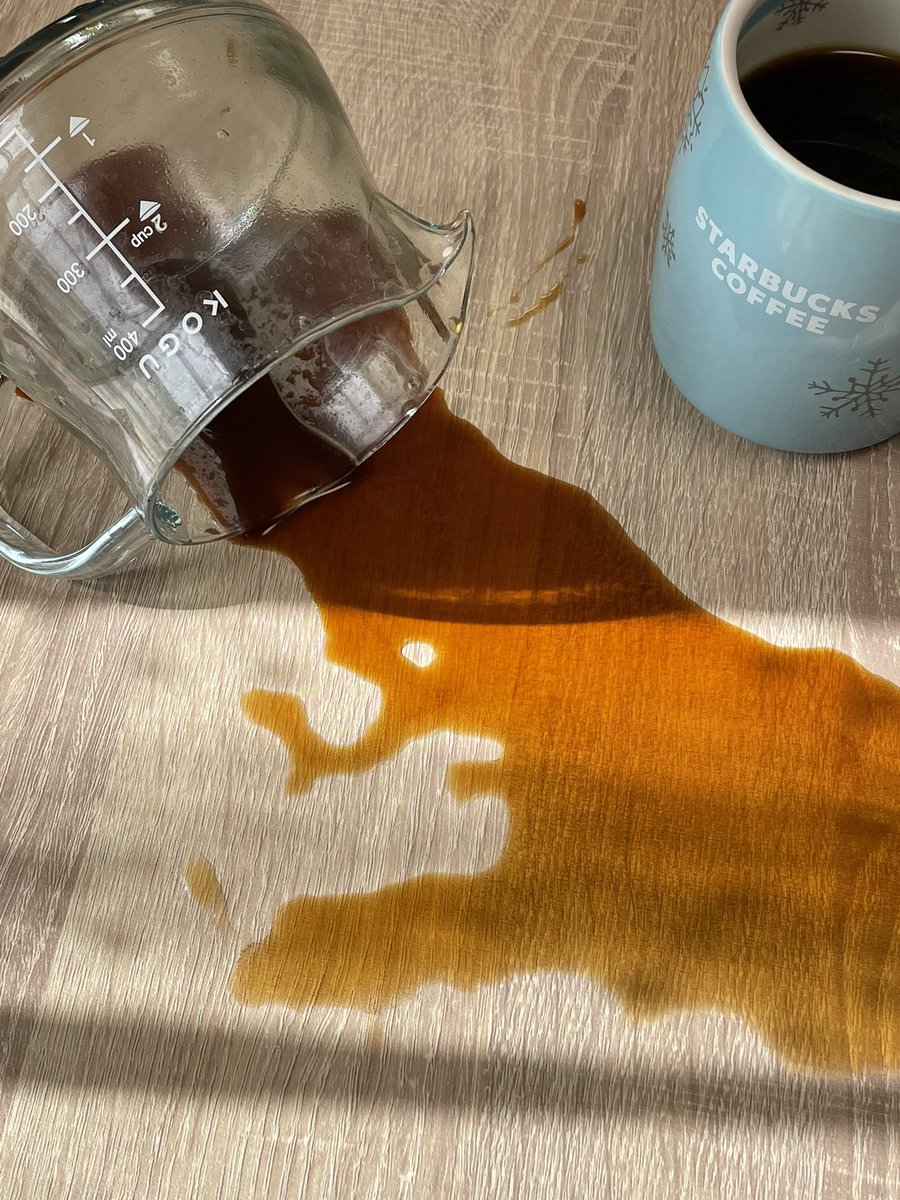 Coffee_Numa's tweet image. 超吸収スポンジタオルをいただいたのでエスプレッソの２煎目で実験（こぼしすぎたw）きれいに拭けるし何回も絞って使ったけど水滴もたれず使いやすかったのでカバンに忍ばせときます☕️

PR @aion__official
#stta