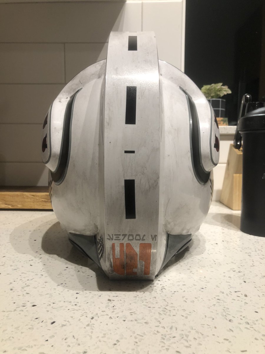 RoomeSean's tweet photo. Got an incredible belated birthday gift today from @Senjo41A. So much detail and such an epic helmet!! Blown away 🤯 https://t.co/6YAzH0nIiv