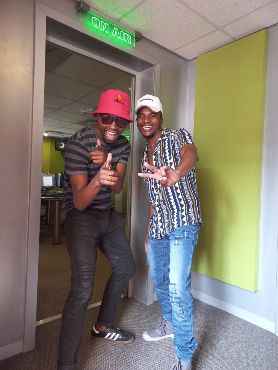 WarrazLangeni's tweet photo. Rise &amp; Shine, MainSwitchers! 🌞 These are the Loyd voices waking you up each and every weekdays, Consistently too! 💯

@DjteeSA_  on traffic! 

Connect with us: 

☎️ 011 717 9881
📲 074 577 9461
📻 88.1
🖥️ Stream LIVE https://t.co/QJmslwjqup 

#TheMainSwitch ✌🏽 https://t.co/dx3TYDay4J