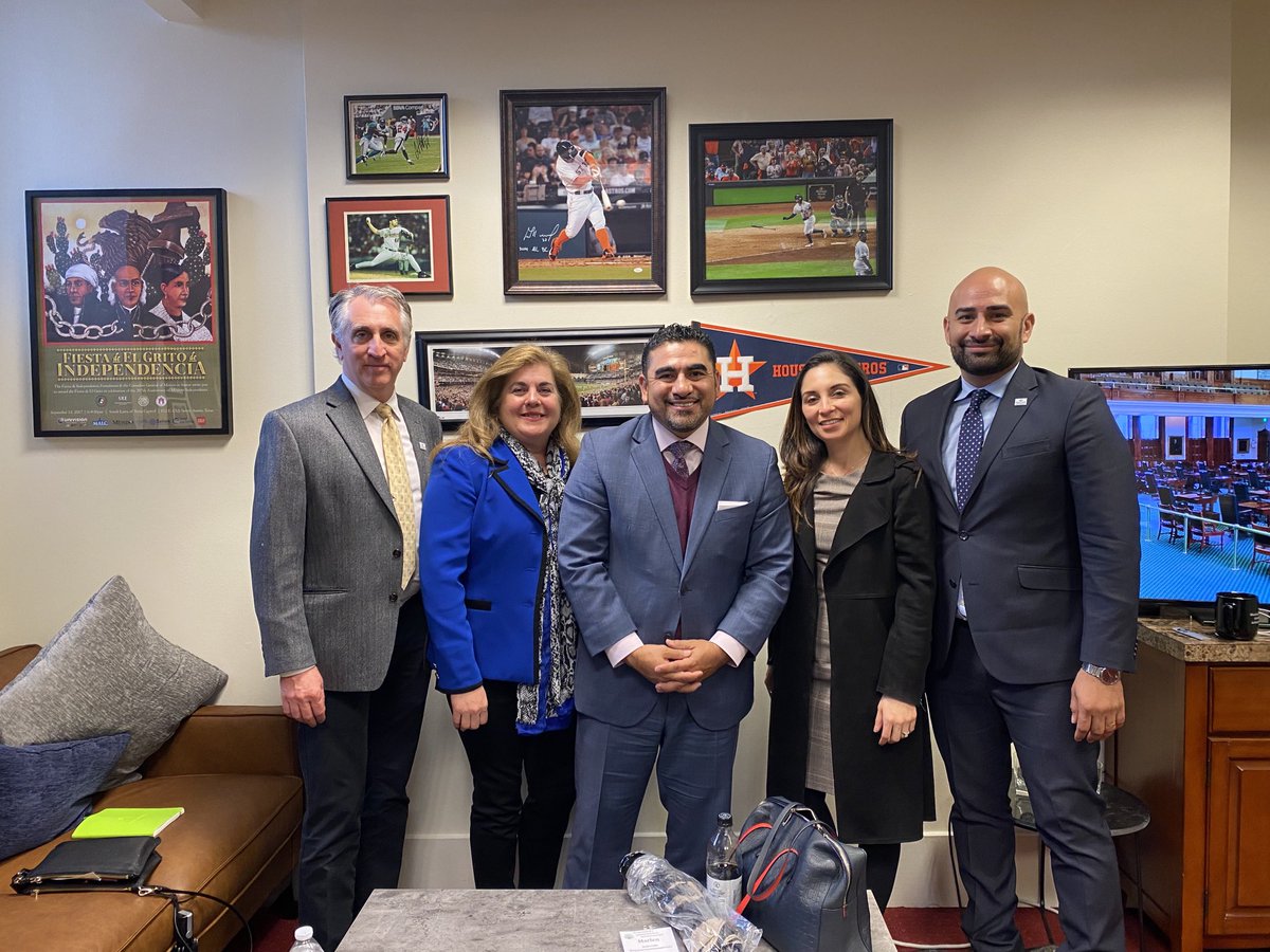 RepWalle's tweet photo. Visited with ⁦@TexasCHCs⁩ members from Houston and HD140, ⁦@LegacyCommunity⁩ ⁦@hopeclinic⁩ ⁦@SBCHChealth⁩. We’ve worked during budget process in 87th to provide $ to expand access to healthcare. We hope to continue increasing access in 88th. #txlege https://t.co/srZT9Nue5n