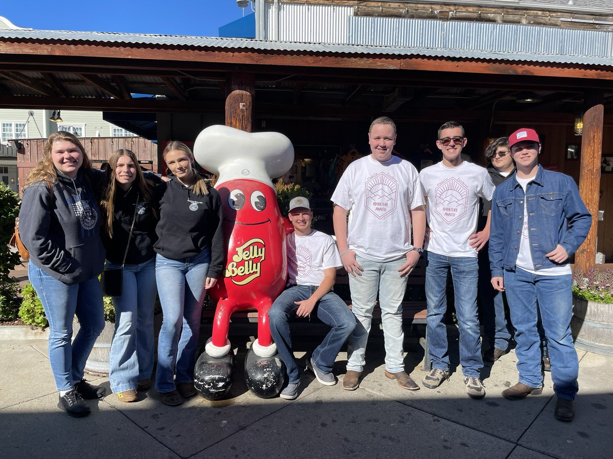 Fun time in Monterey 🐠 this weekend at the MFE/ALA Conference…..leadership sessions, a visit to Cannery Row, lunch at Bubba Gump’s 🍤 and a walk on the beach at 🌊 made for a fun 🤩 filled weekend! 💙💛