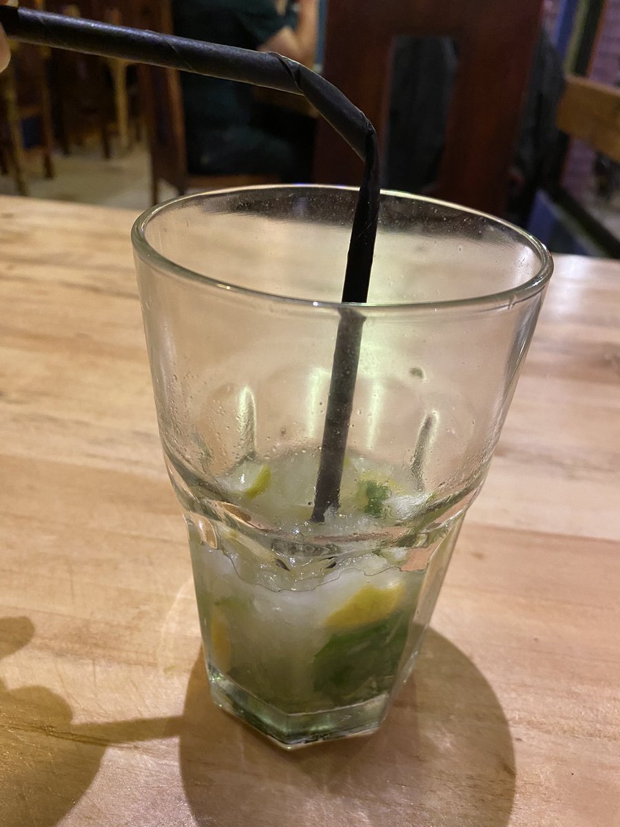 Mas inútil que bombilla de cartón