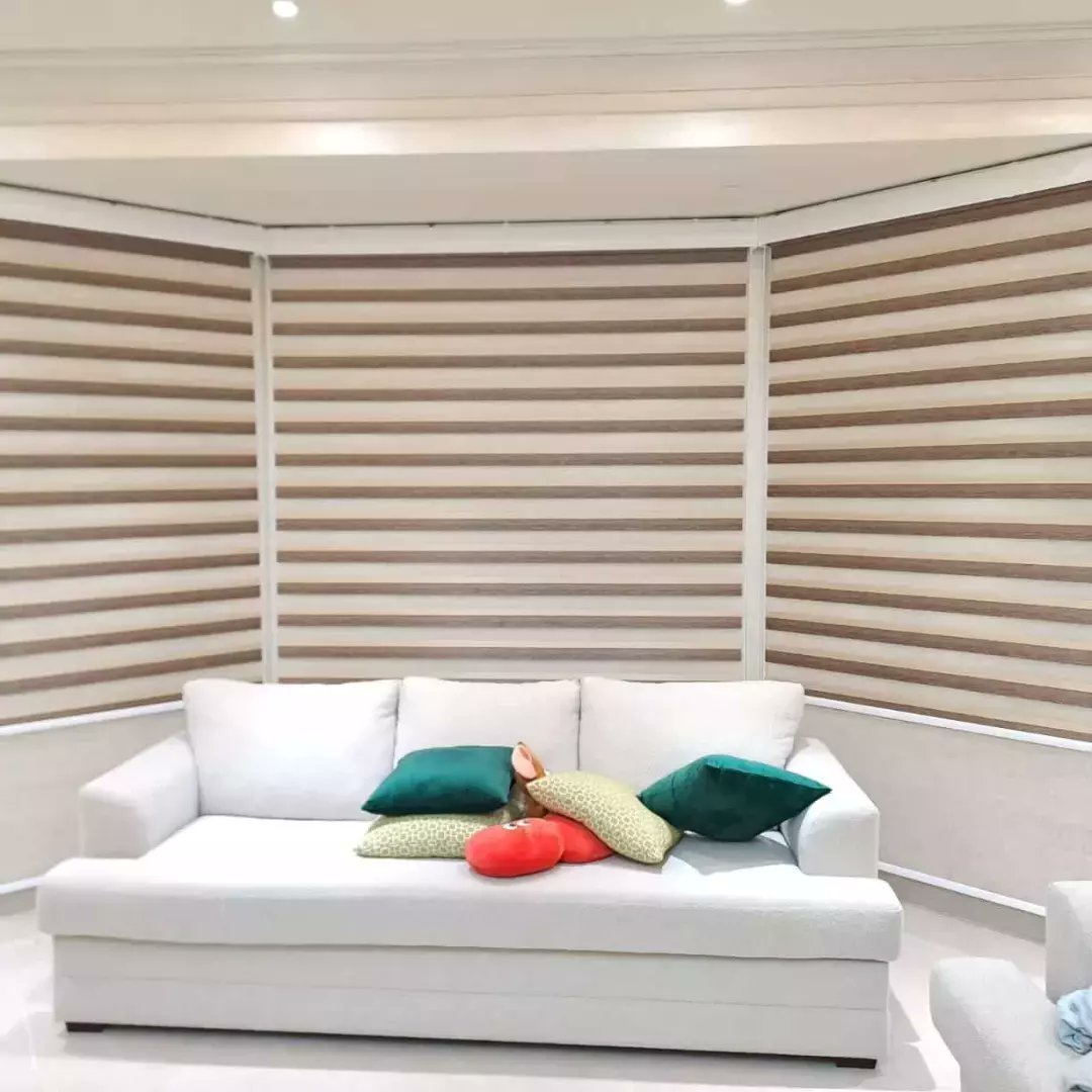ZAHRADECOR's tweet photo. ستائر زيبرا 
من مصنع الزهراء للستائر والأبواب

#ستائر #ستاير #ستائر_زيبرا #ستاير_زيبرا #السعوديه #البحرين #الرياض #جده #المنامه #لديكور_الداخلي #مكه_المكرمه #المدينه_المنوره #curtains https://t.co/XnvLRl7Bgd
