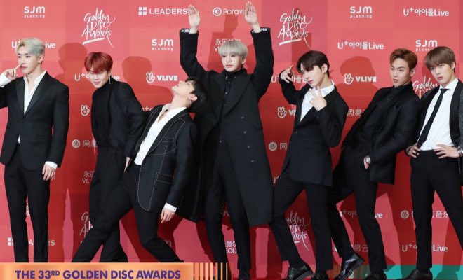 TabooedMoonlite's tweet photo. #BrendonUrie might be done for but I know where my bread is buttered now #MONSTAX #panicatthedisco https://t.co/erQM7I3Nzm