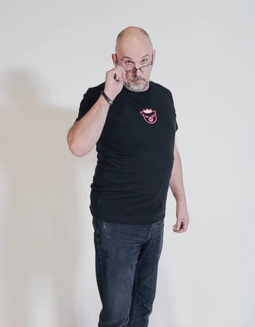 technodadreddit's tweet photo. 🔔NEW TECHNOBLADE MERCH OUT NOW!!
Technodad posed for some clothes :) https://t.co/drjd9bIqDz