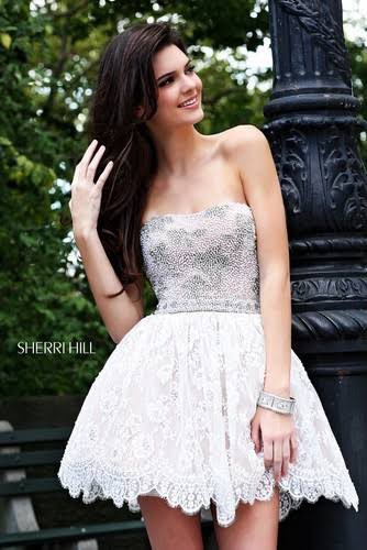 LUXEMOOD's tweet photo. @COSMICPR4DA honestly even baby kenny in this 2011 sherri hill campaign had way more personality! yes it’s less high fashion editorial but there’s life in it https://t.co/RMfJHVz8UX