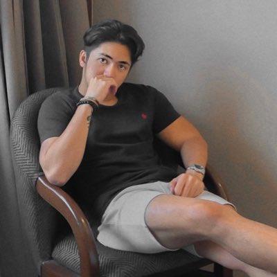 iamaxxz's tweet photo. 🤔 https://t.co/1BbhFRHDTt