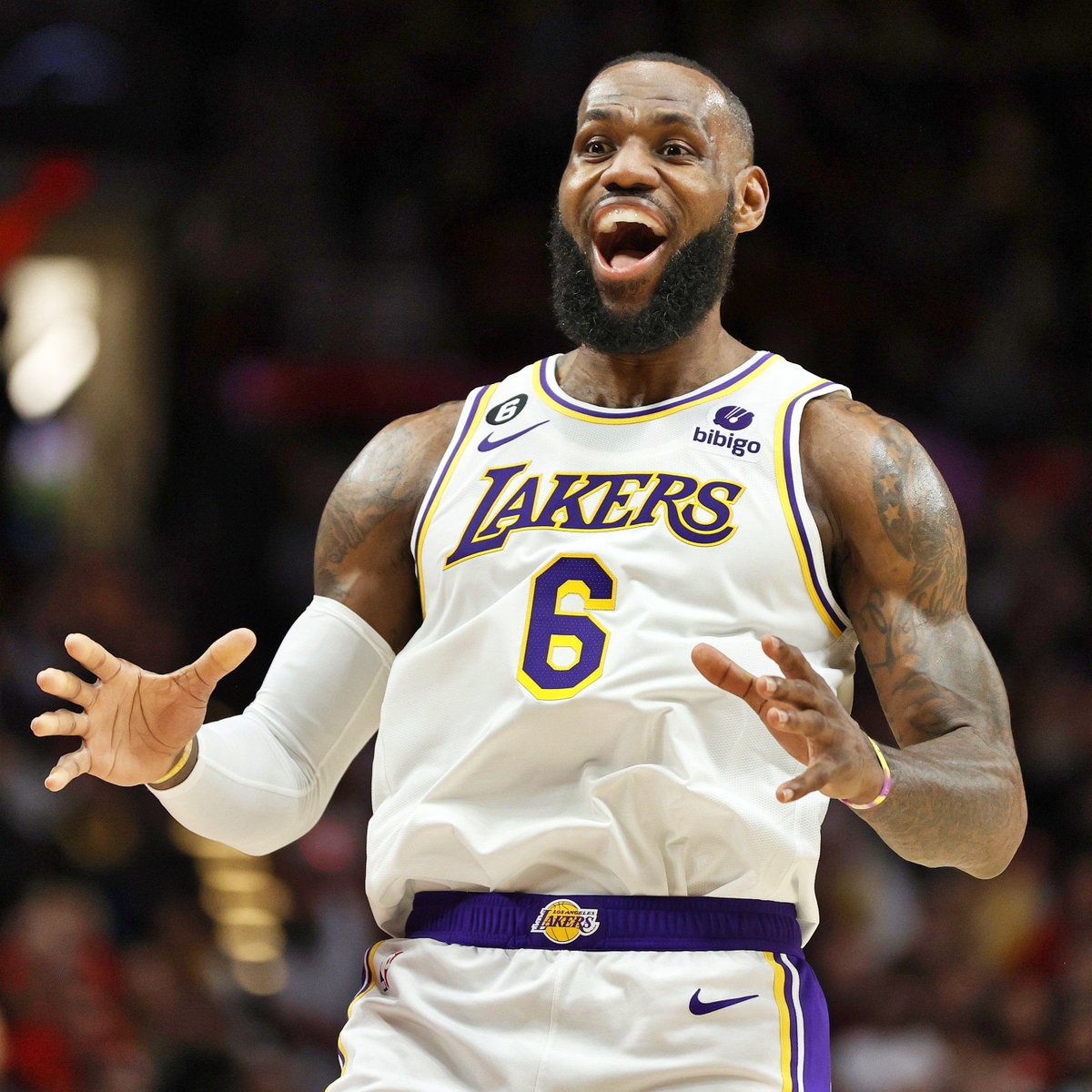 LeBron James tornou-se o primeiro jogador da história a marcar 40+ pontos contra todas as equipas da NBA 👑