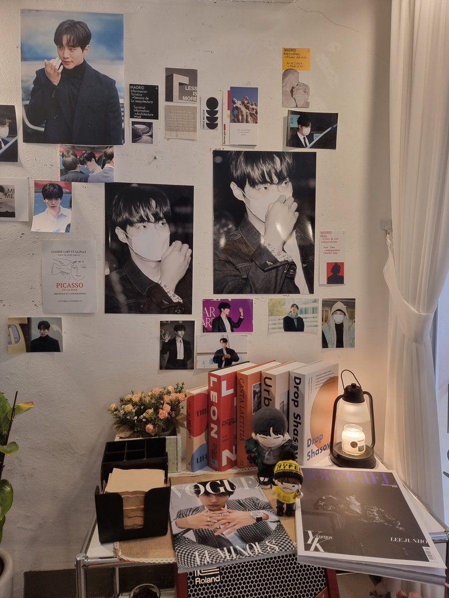 bolbbalgani_'s tweet photo. 어제 세번째 생카 𝙃𝙔𝙋𝙀𝙍𝙊𝙊𝙈
Hongdae Mellow
이쁜 준호 그득그득🥰💛
사람 많은 와중에 자리 잡고 벽면마다 폰카 들이밀기📸
준호 얼굴 어느 하나 놓칠 수 없지!🤭
#더새롭게_준호
#HYPERROOM https://t.co/tW938J75iz