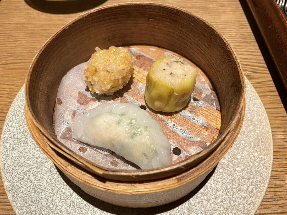koyama666's tweet photo. #MIYASHITAPARK 前行って美味しくて楽しかった #DADAI 🍽🇻🇳🇹🇭 2年ぶり
ランチのコース料理☀️
���波���負けないホットなお料理たち https://t.co/giLOetLbIV