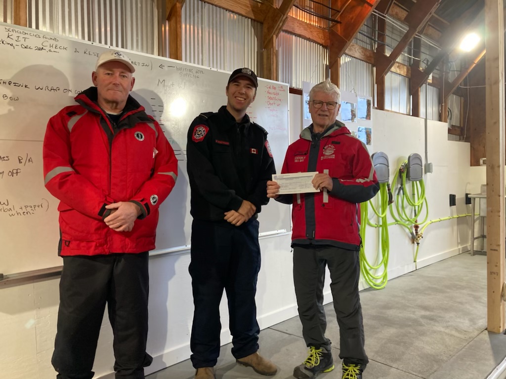 RCMSAR34's tweet photo. The Cowichan Bay Firefighters Association recently made a generous donation which will support the training of our volunteers and maintenance of our station. This donation comes directly from the members of the fire department and we would like to sincerely thank them! https://t.co/RDrwIodkQ6