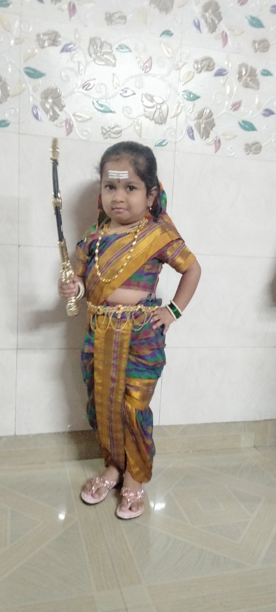 Fancy Dress Competition - Kittur Rani Chennamma | Submission for 2020  Independence Day Fancy Dress Competition - Saanvi Vasisht (Age 4) as Kittur  Rani Chennamma | By Sampige Triangle Kannada AssociationFacebook