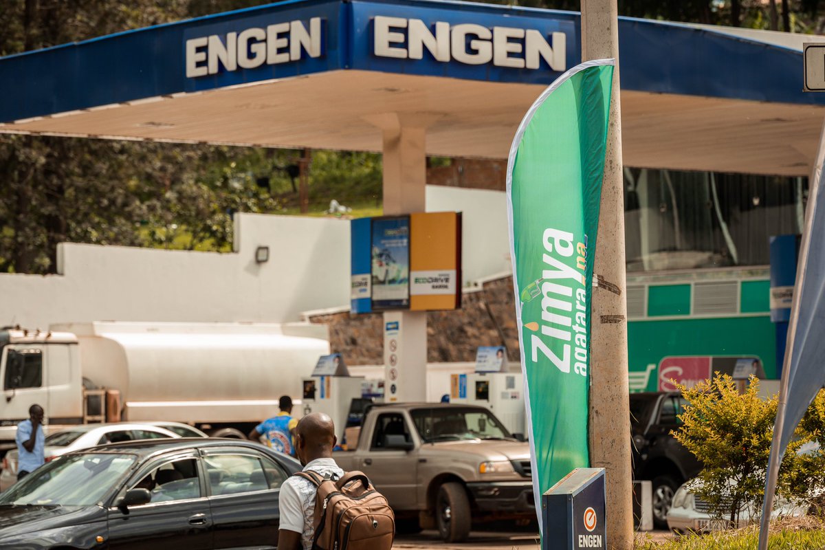 VivoEnergyRw's tweet photo. Don't miss the opportunity to win 1000 liters of fuel!
Simply refuel your motorbike with at least 5000 RWF or your car with at least 20,000 RWF.
With just 2 days left, don't miss your chance to win free Ecodrive fuel!
#ZimyaAgataraNaEngenEcodrive #EngenNewWave #RwOT https://t.co/B8UqTjWzuO