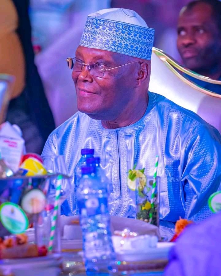 IbnYusu63009063's tweet photo. #NigeriaDecides.
#NigeriaDream.
#MenWithVision.
#AlhajiAtikuAbubakarWazirinAdamawa.
God bless Delta.
Atiku ya Gode. https://t.co/tZjFCZauxl