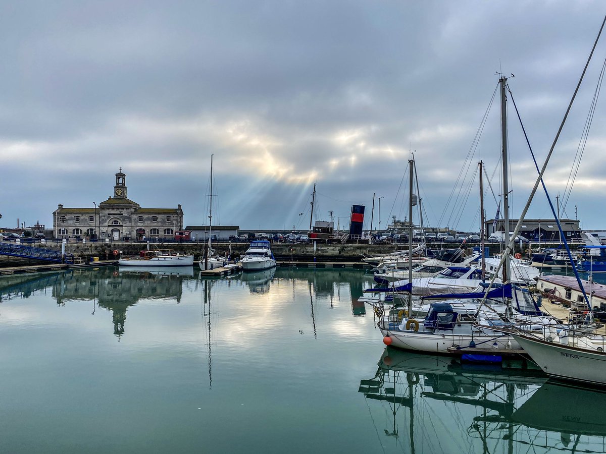 tintininkent's tweet photo. Good morning from #Ransgate #kent @itvmeridian @PhilippaDrewITV @HollyJGreen @itvweather @BeckyMantin_ @AmandaHouston @SallyWeather @manalilukha @ChrisPage90 @WeatherAisling @AmandaPiperITV @StormHour @CommunityAd @VisitSEEngland https://t.co/MJAxYPuLX8