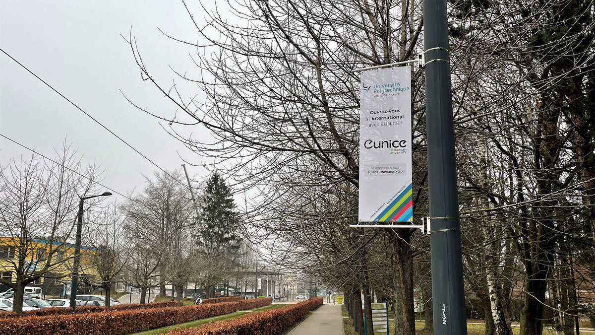 UphfOfficiel's tweet photo. 🌎 L'#UPHF marque son identité européenne au sein du campus Mont Houy.
📣 Étudiants et personnels : de nombreuses opportunités EUNICE (@EUNICE_uni_) vous attendent !
Pour en savoir plus sur l'alliance d'universités européennes EUNICE 👉 https://t.co/hVQCC43Dgd https://t.co/l7aFdyl5zZ